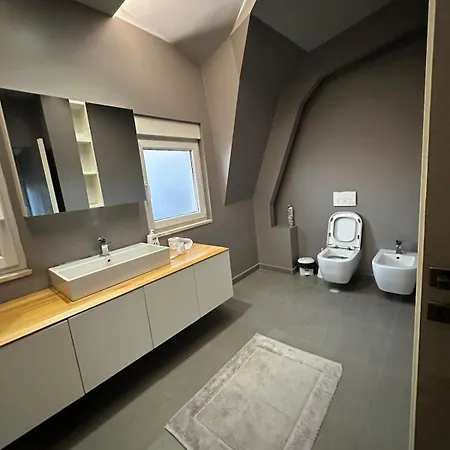 White House Villa *