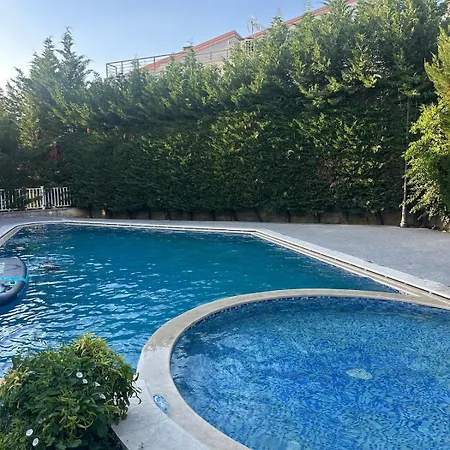 Villa White House Tirana