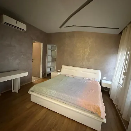 White House * Tirana